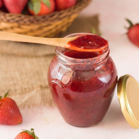 EASY STRAWBERRY JAM Without Pectin