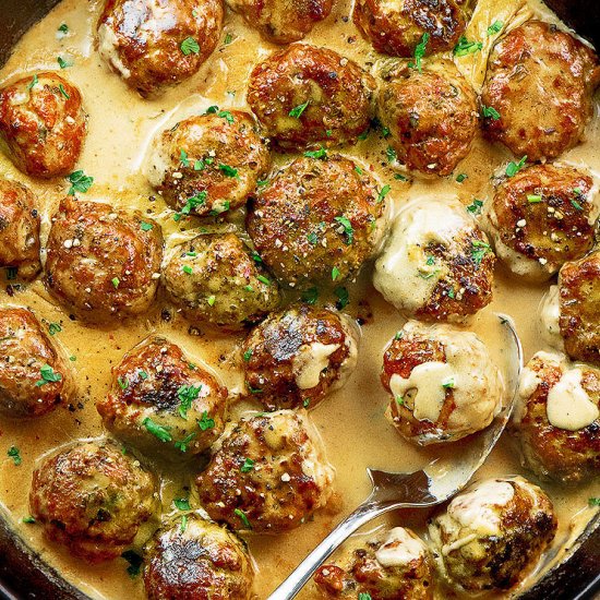 SWEDISH MEATBALLS (KÖTTBULLAR)