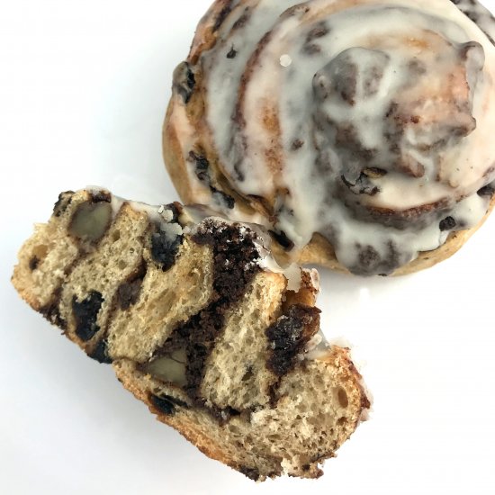 Lemon Glazed Cinnamon Raisin Buns