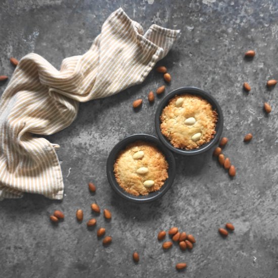 Semolina cake with coconut