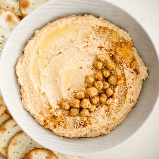 Smooth and Creamy Hummus