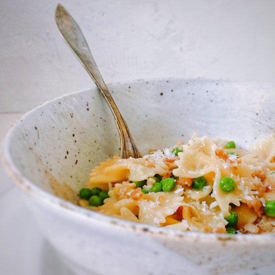 Farfalle with pancetta and peas