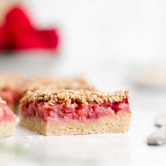 Healthy Strawberry Crumble Bars