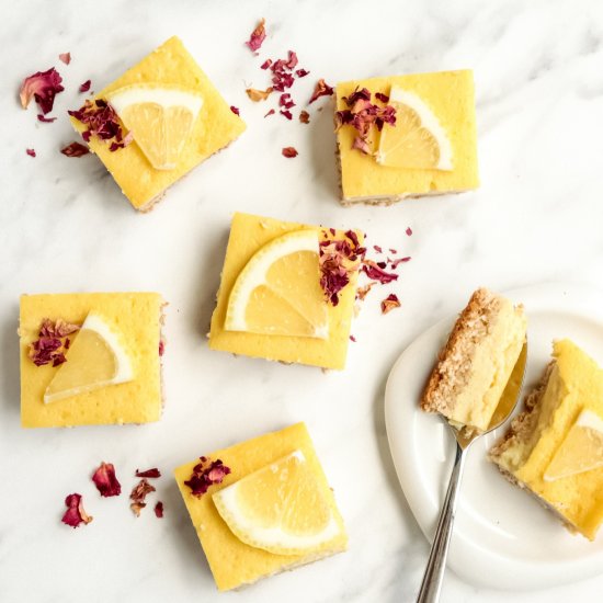 Healthy and vegan lemon bars