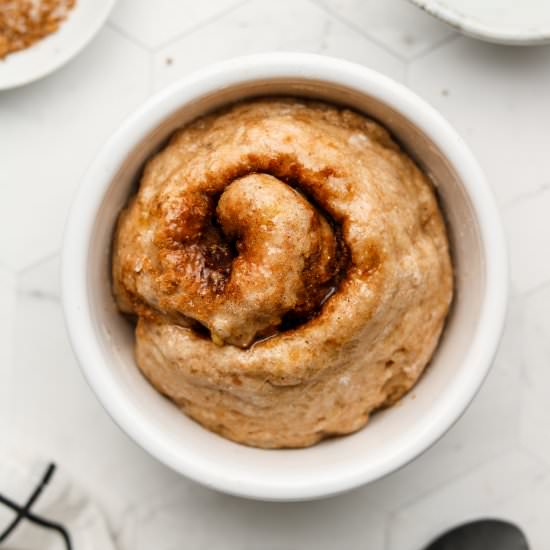 easy vegan cinnamon roll in a mug