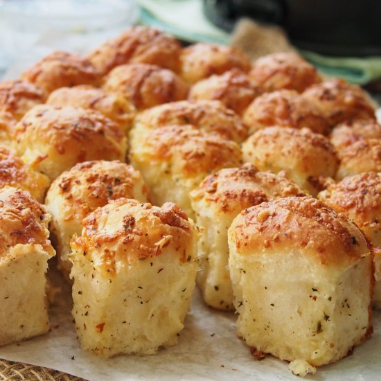 Cheesy Garlic Pull Apart Bread