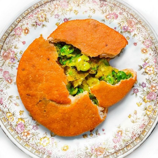 Matar ki Kachori