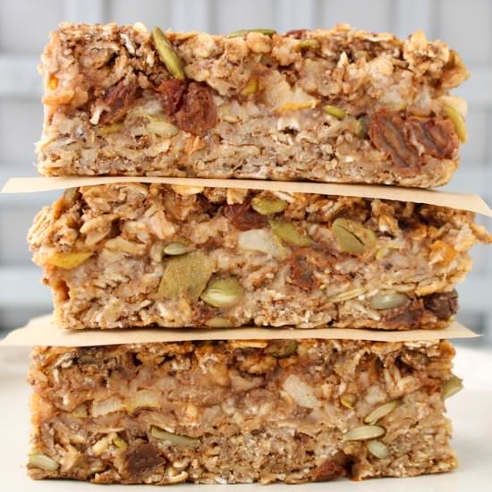 Pear and cinnamon oat bars