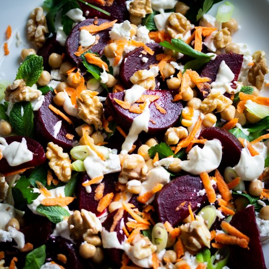 Beetroot salad with chickpeas