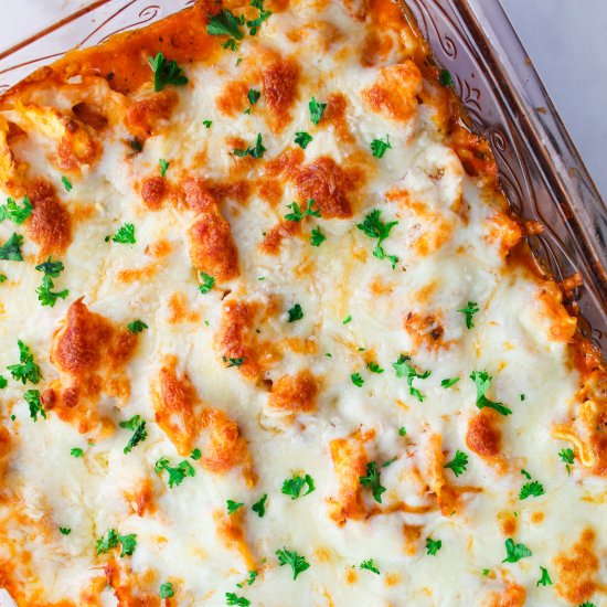 Super Easy Cheesy Tortellini Bake