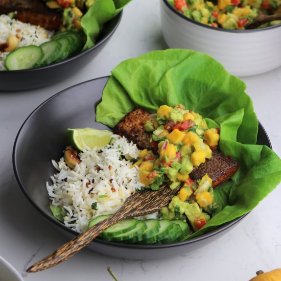 Spicy salmon & mango avocado salsa