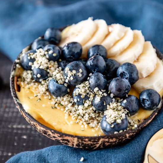 Copycat Dole Whip Smoothie Bowl