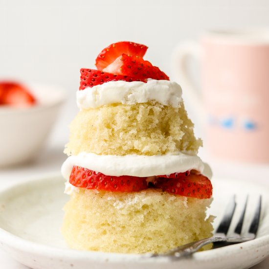 vegan strawberry shortcake mug cake