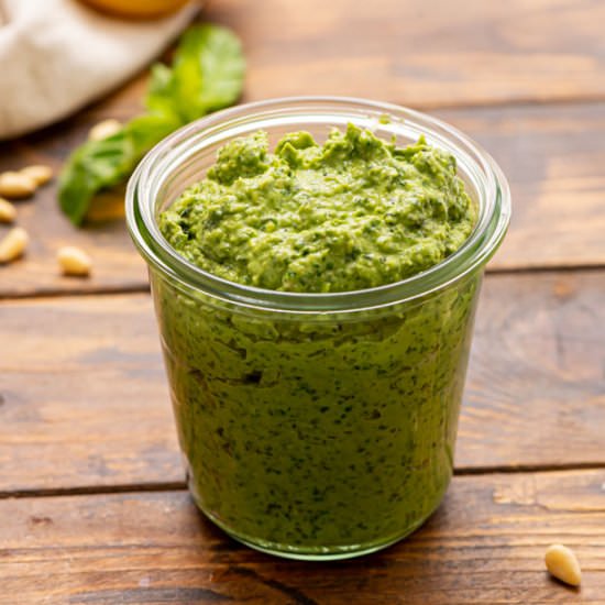 CREAMY VEGAN PESTO