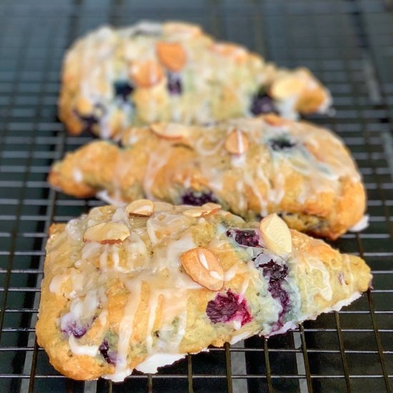 Vegan Blueberry Almond Scones