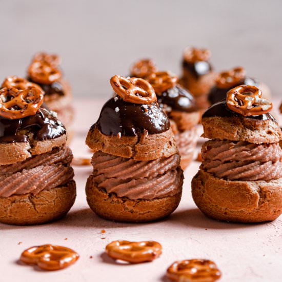 Pretzel cream puffs