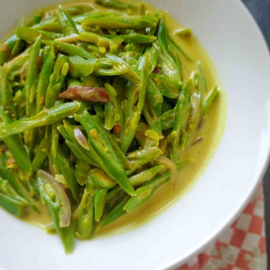 Vegan green bean coconut curry