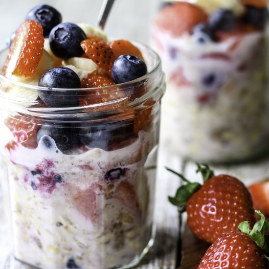 Berry Muesli Overnight Oats