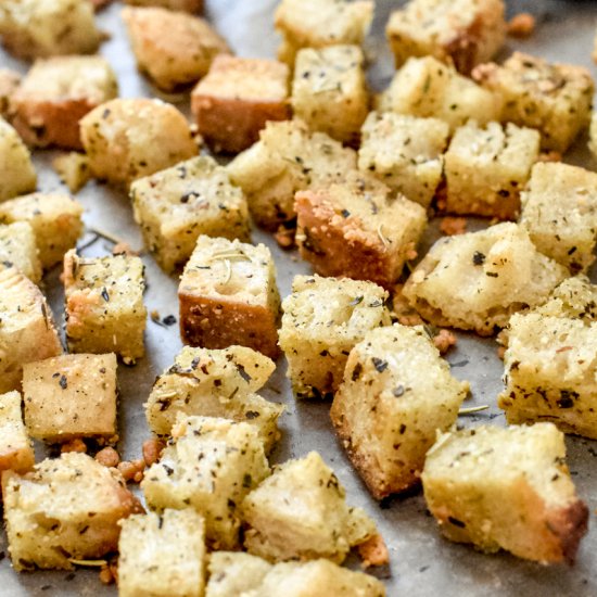 Easy Homemade Croutons