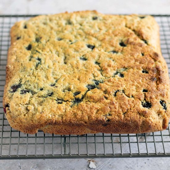 Pear and blueberry semolina cake