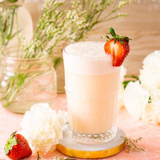 Strawberry-Rhubarb Gin Fizz