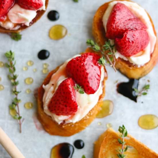 Honey-Thyme Strawberry Crostini