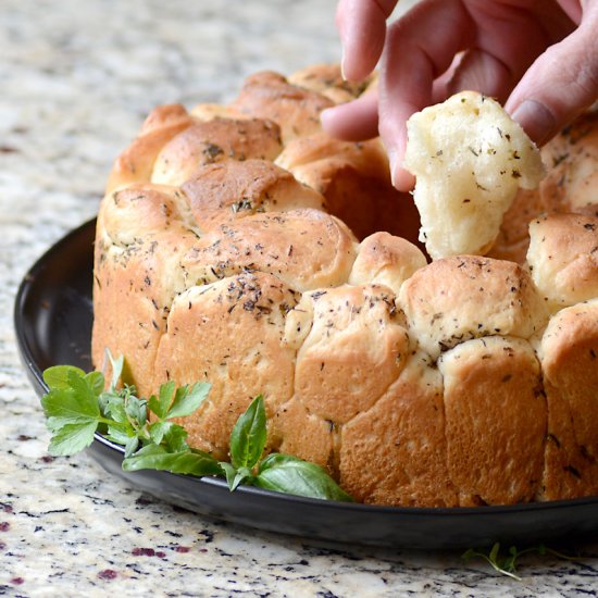 Garlic and Herb Bubble Bread