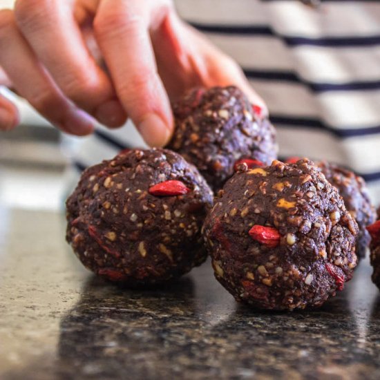 Hazelnut Cacao Goji Energy Balls