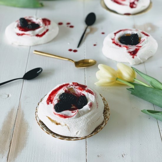 Vegan Pavlova