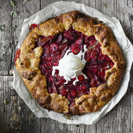 Rhubarb-strawberry galette