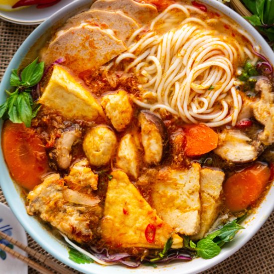 Vegetarian Spicy Noodle Soup