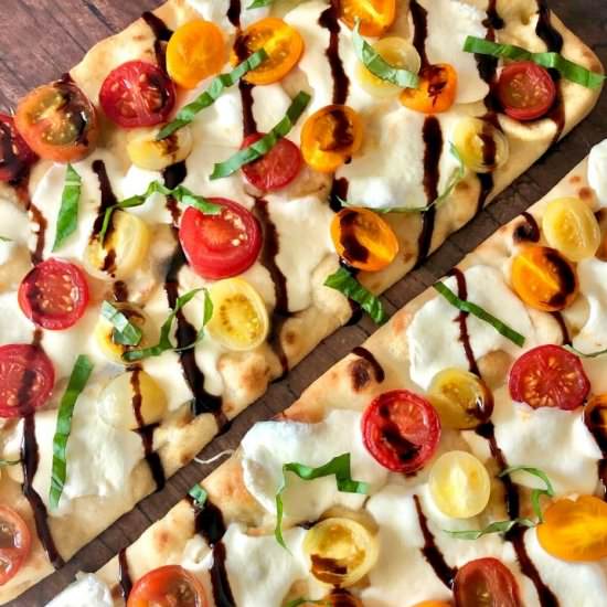 Easy Caprese Flatbread Pizza