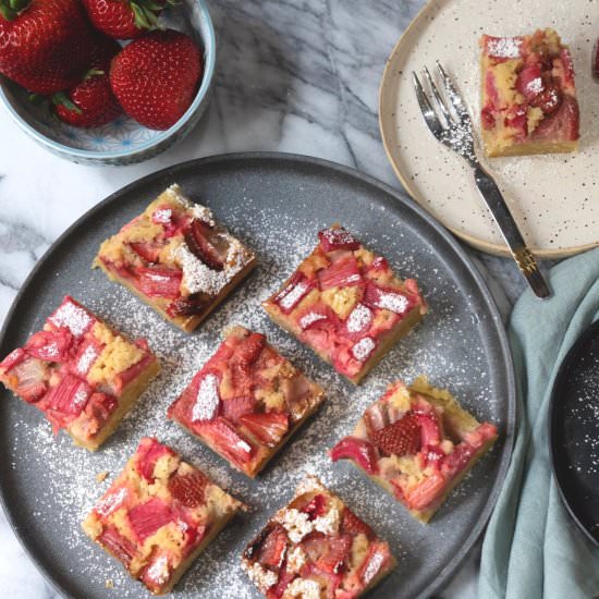 Rhubarb Strawberry Almond Bars