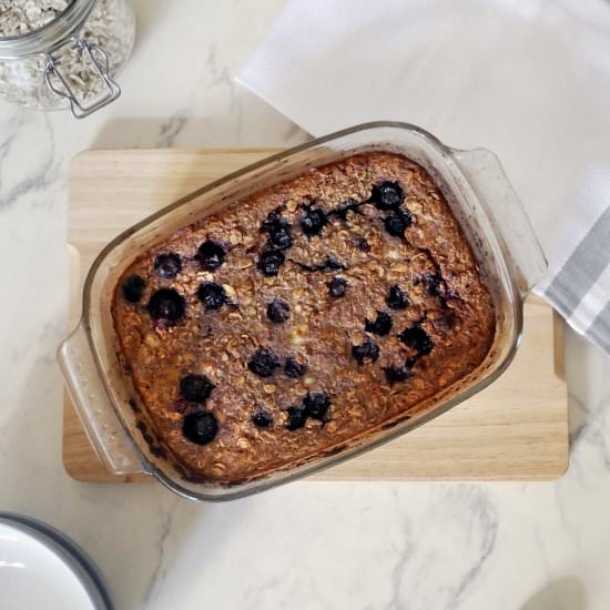 Baked Banana and Blueberry Oats