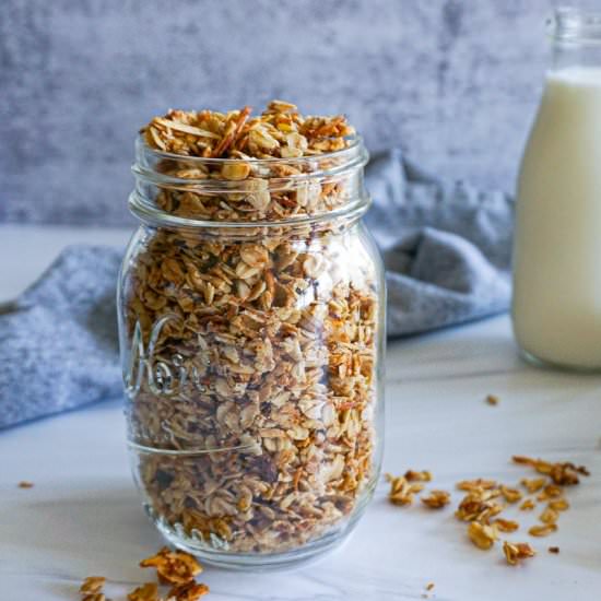 Homemade Coconut Almond Granola