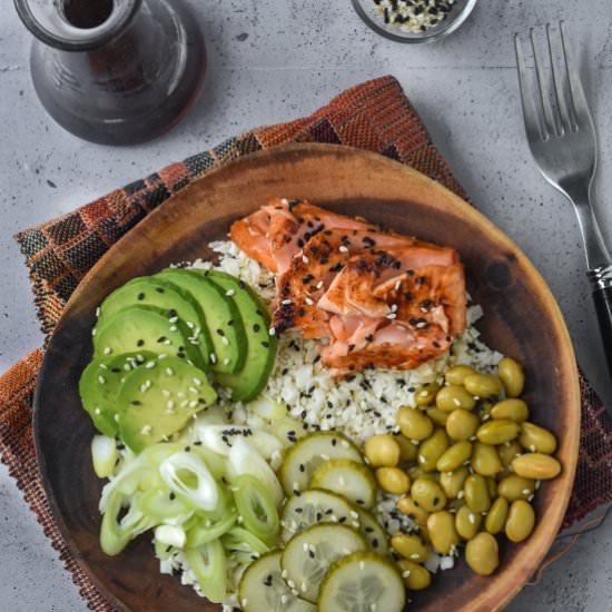 Cauliflower salad with salmon