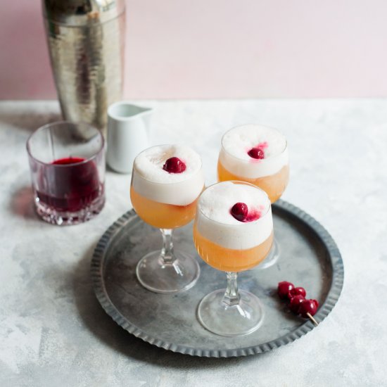 Grapefruit & whisky sours