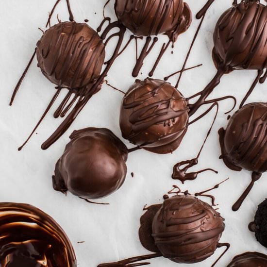 KETO CHOCOLATE CAKE BALLS