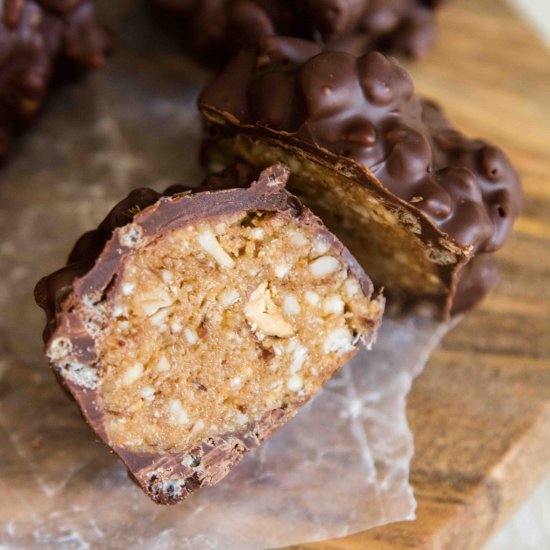 Almond No Bake Energy Balls