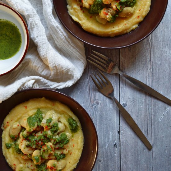 Creamy polenta with beans and basil