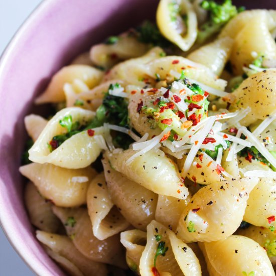 EASY ASIAGO & BROCCOLI PASTA