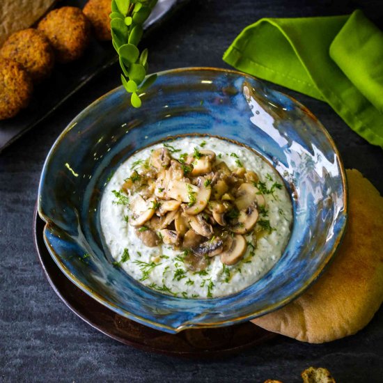 Mushrooms in Yogurt Cream with Dill