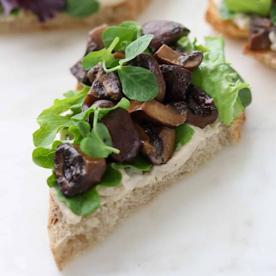 Balsamic-Glazed Mushroom Smørrebrød