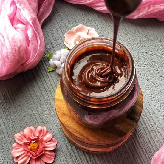 Two ingredient choc fudge sauce