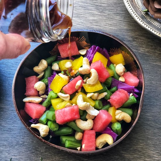 Rainbow salad with Thai dressing