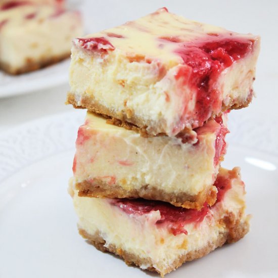 Strawberry swirl cheesecake bars