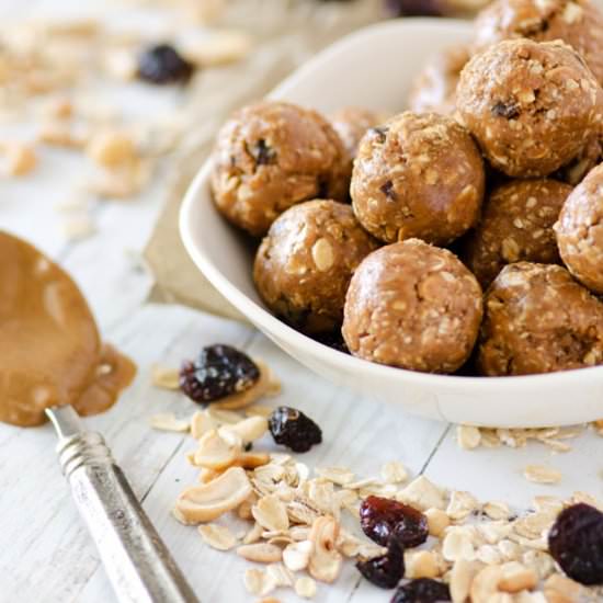 Cashew Cranberry Energy Balls