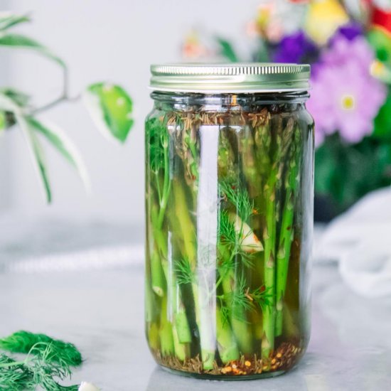 Easy Quick Pickled Asparagus