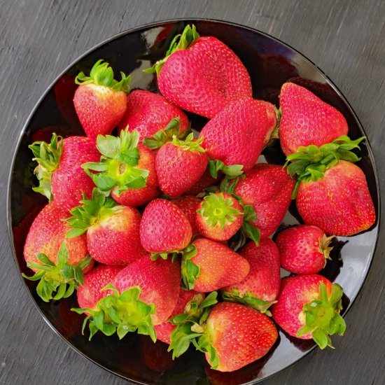 How to Clean and Store Strawberries