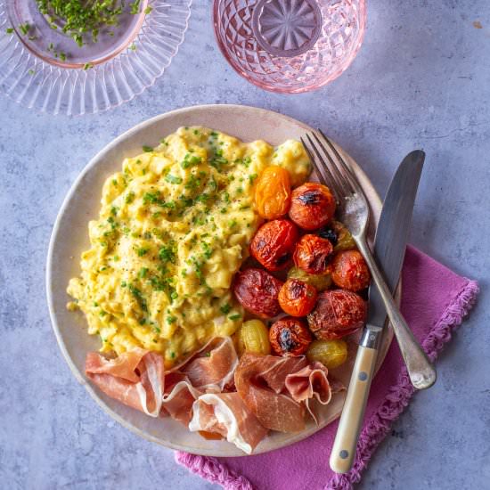 Eggs with Chives and Tomatoes